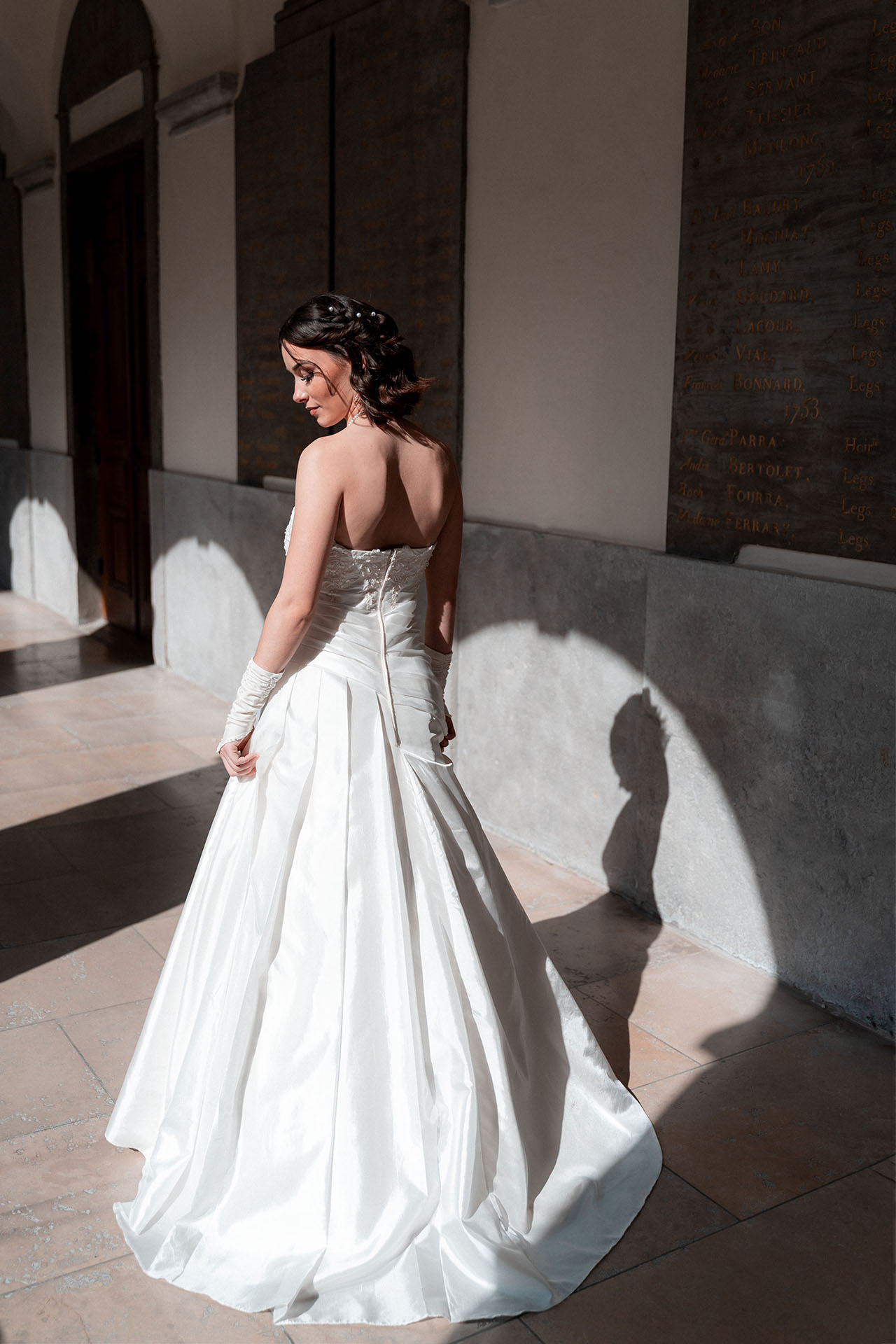 Studio Singulier – Portrait de la mariée – Par Marie Monard, Ain. Studio Singulier – Photo de la mariée – Photographie par Marie Monard, Lyon, Rhône.